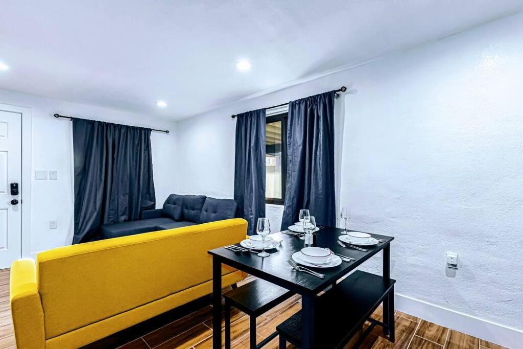 Phoenix Retreat - 1 Bedroom King Suite With 2 Smart Tvs - 10 Min From Airp - Unit B Exterior foto